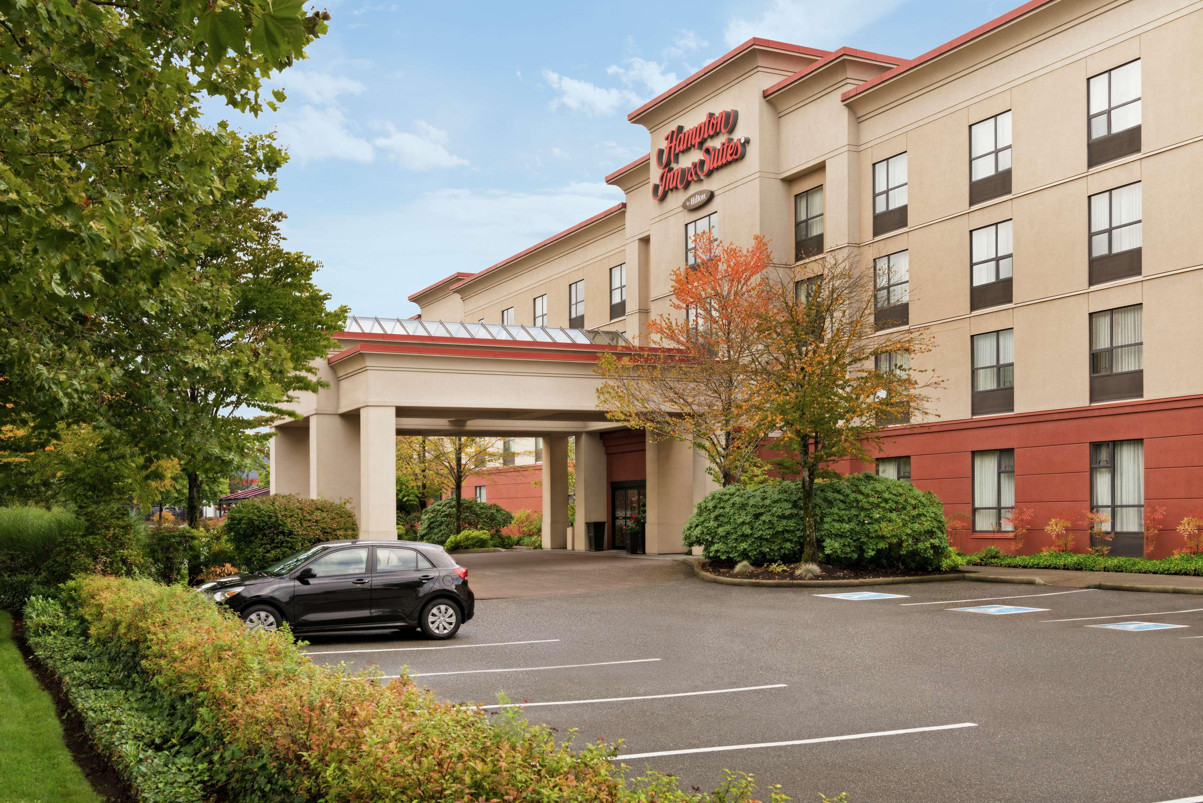 Hampton Inn & Suites By Hilton Langley-Surrey Екстериор снимка