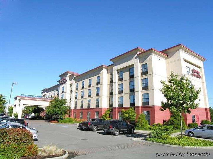 Hampton Inn & Suites By Hilton Langley-Surrey Екстериор снимка